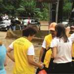 Equipe do Instituto Geológico realizando trabalhos de apoio no local do escorregamento no Km 52 da Rodovia dos Imigrantes